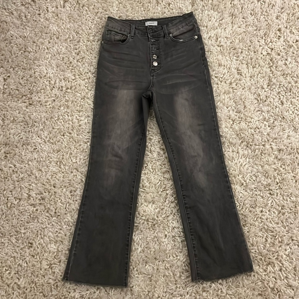 High Waisted, Grey, Straight leg, ankle length jeans!